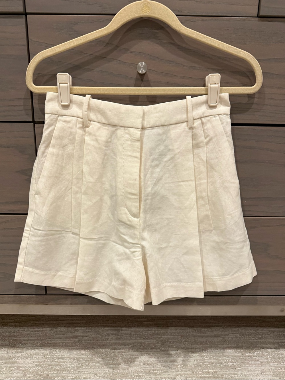 New w Tags H&M Ivory Linen Blend Trouser Shorts Sz US 4 / Eur 36